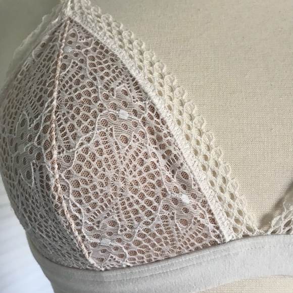 Victoria’s Secret white lace bralette - Picture 3 of 7
